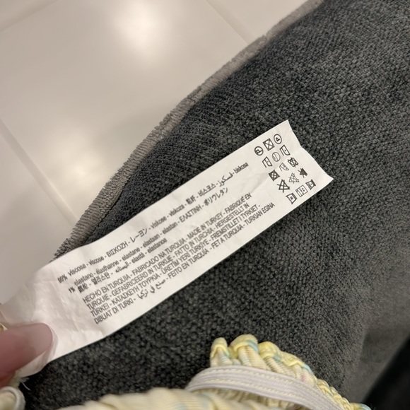 Zara Off/on the Shoulder Cropped Top, very soft fabric. - Picture 6 of 9